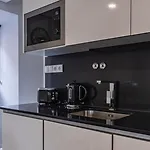 Belém Charming 2bdr House By Lovelystay Apartmán *