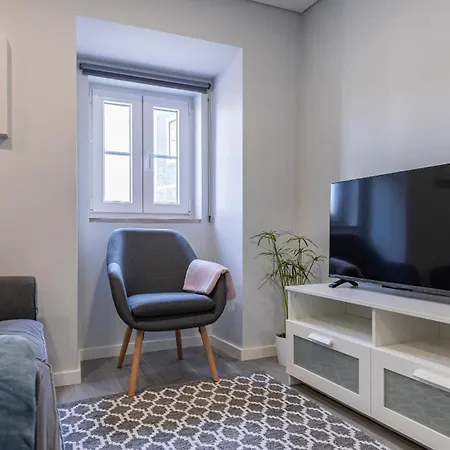 Belem Charming 2bdr House By Lovelystay